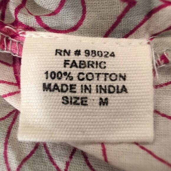 Jennifer & Grace Gray Floral Scoop Neck Cap Sleeve Blouse, size medium - Picture 4 of 9